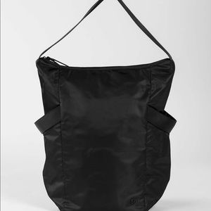 Lululemon Enroute Bag 17L